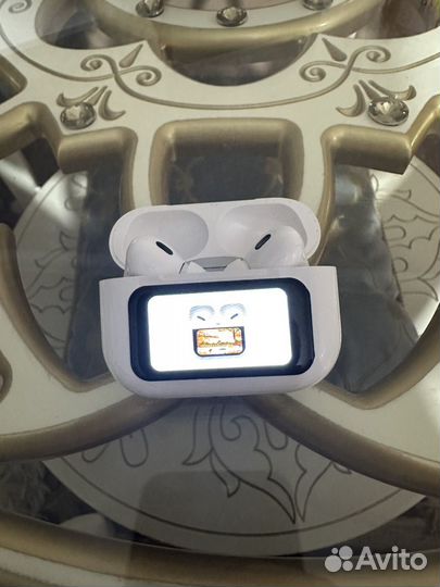 Беспроводные наушники AirPods с сенсорным экраном