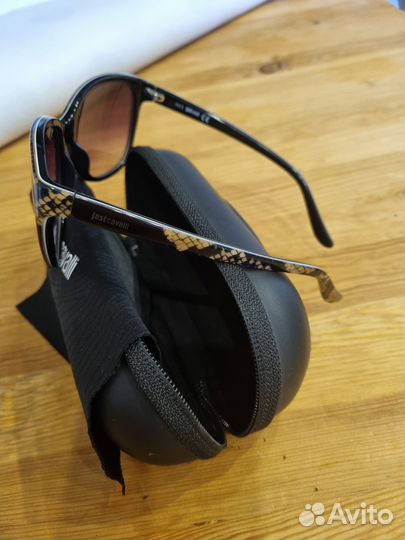 Солнцезащитные очки женские брендовые