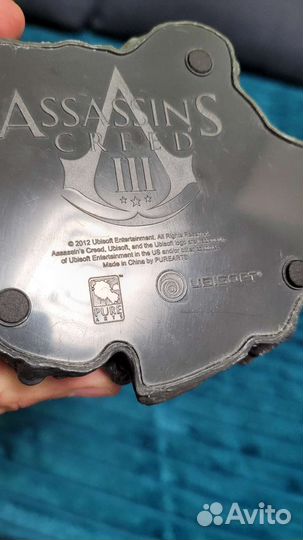 Разные фигурки из видеоигр (assassin's creed и др