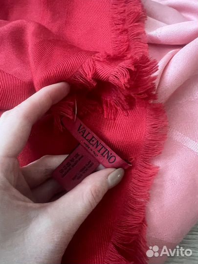 Платок valentino