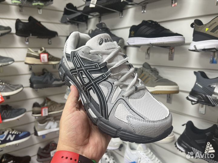 Кроссовки asics