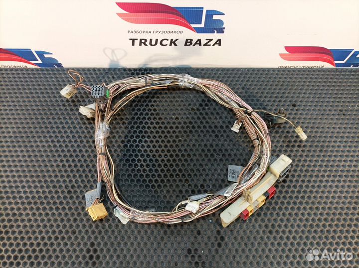 81254296840 Электропроводка кабины