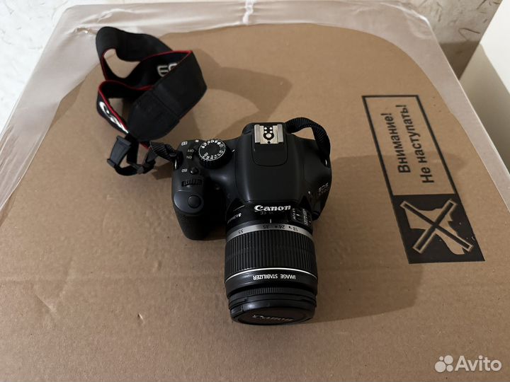 Зеркальный фотоаппарат Canon