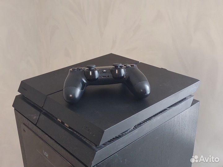 Игровая приставка ps4