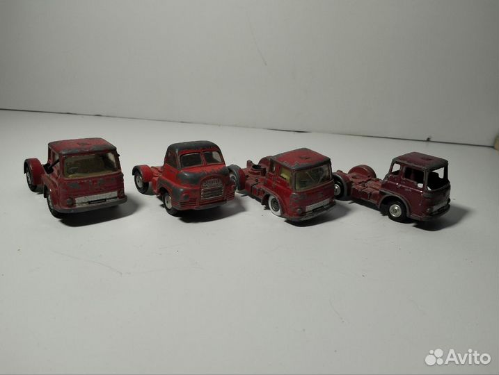 Корги тягачи,corgi toys