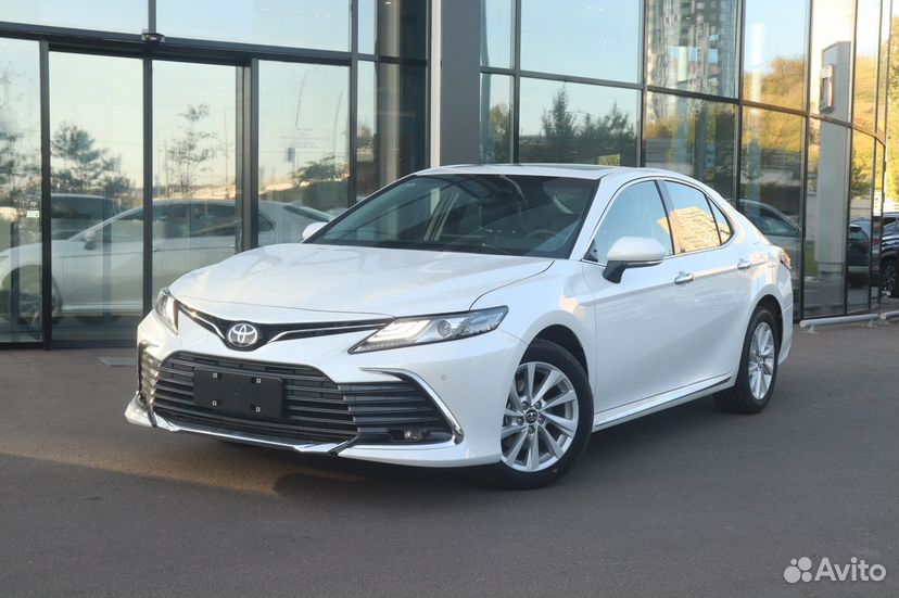 Toyota Camry 2.0 CVT, 2023