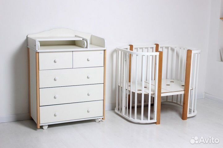 Детская кровать, пеленальный комод