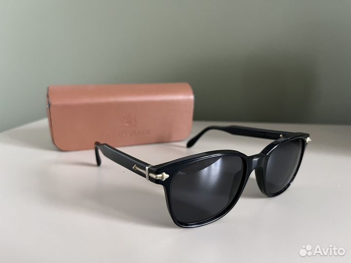 Солнечные очки женские Trussardi черные Италия