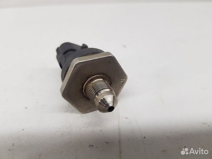 Датчик давления топлива 3.8 (Hyundai Equus)