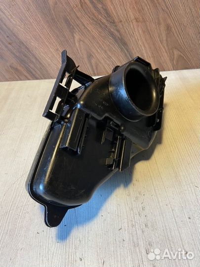 Резонатор воздушного фильтра Peugeot 308 EP6DT