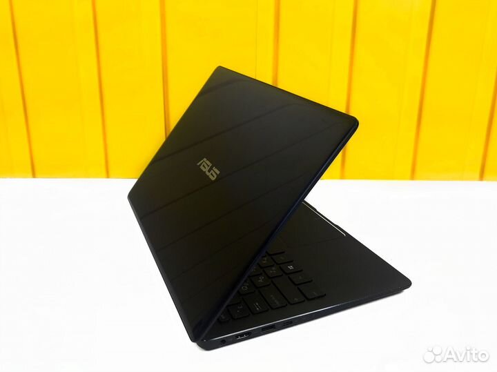 Компактный ноутбук Asus на i5/256GB SSD