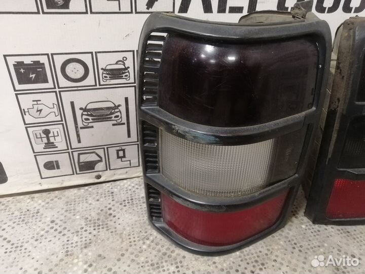 Фонарь задний для Mitsubishi Pajero / Montero 2