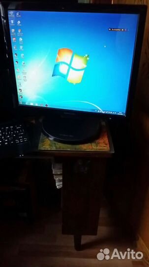 Монитор Samsung поворотный 19 