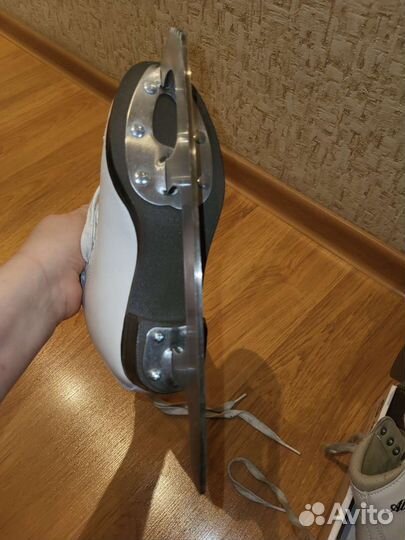 Коньки кожаные, 30 размер