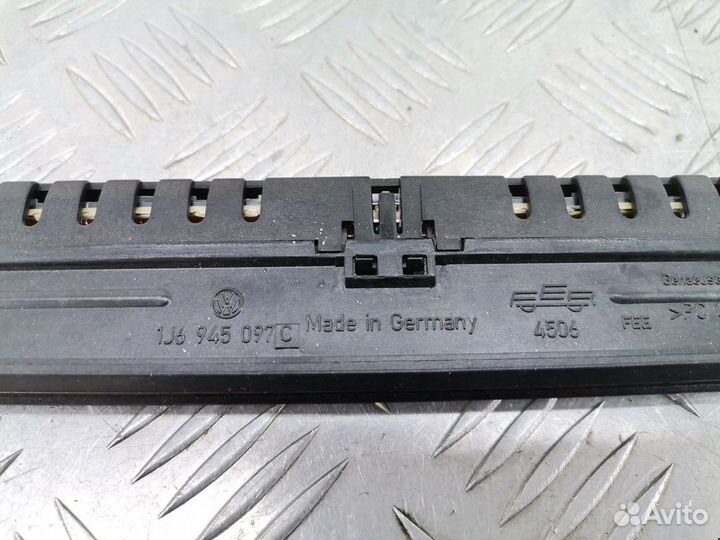 Стоп-сигнал Volkswagen Golf 4 2001 1121559