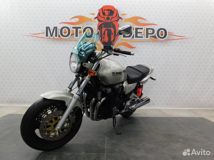 Yamaha XJR1200 042535