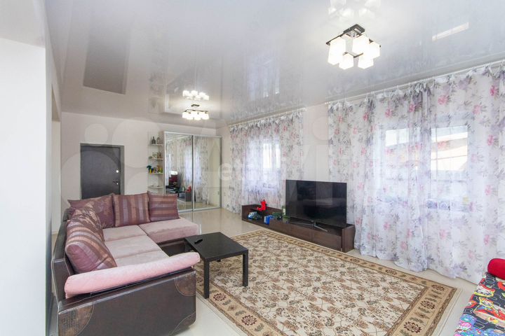 Дом 196,4 м² на участке 4 сот.