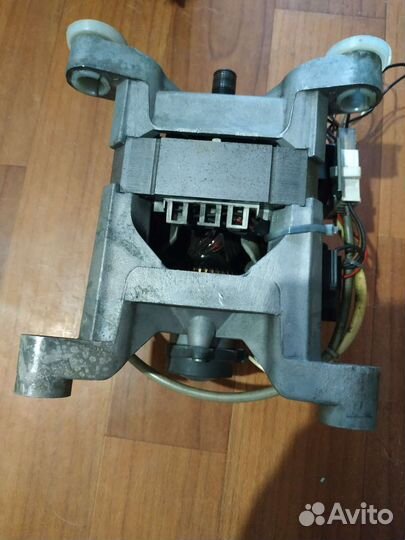 Двигататель стиральной машины indesit