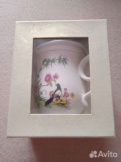 Кружка с ситом и крышкой в подарочной коробке