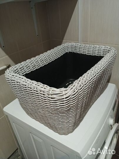 Кашпо из искусственного ротанга