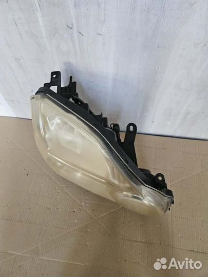 Фара правая ксеноновая Nissan X-Trail T31