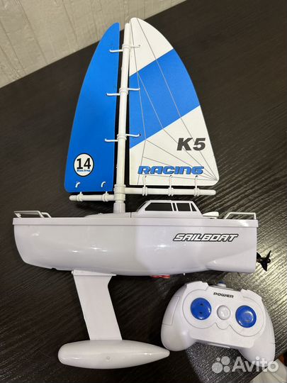 Яхта на радиоуправлении