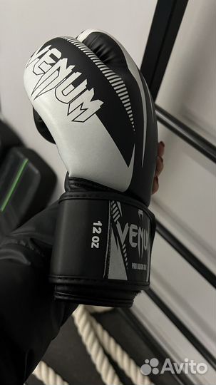 Боксерские перчатки 10 oz и 12 oz