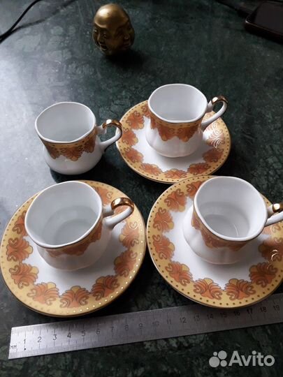 Кофейные чашки и блюдца. Япония