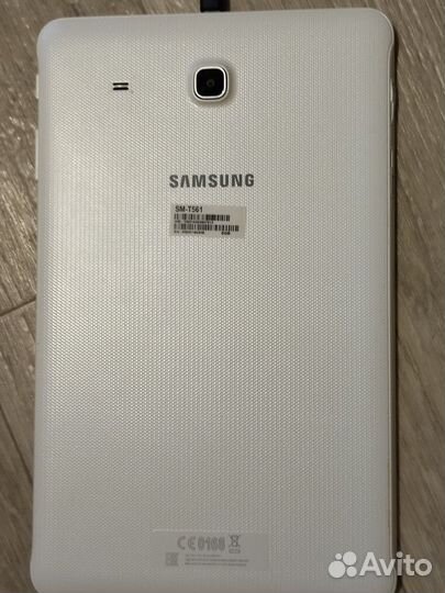 Планшет Samsung Galaxy Tab E SM-T561