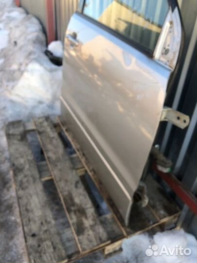 Дверь передняя правая Suzuki Grand Vitara 2008