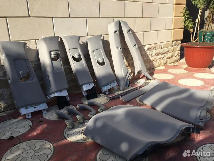 Lexus LX570 обшивка стойки кузова