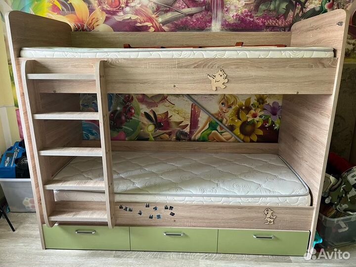 Двухъярусная кровать
