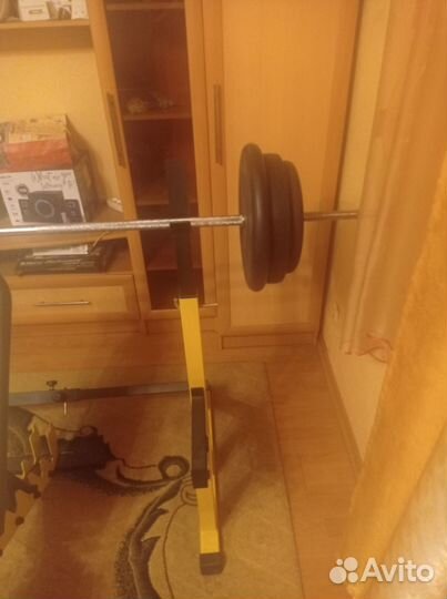 Стойка со штангой