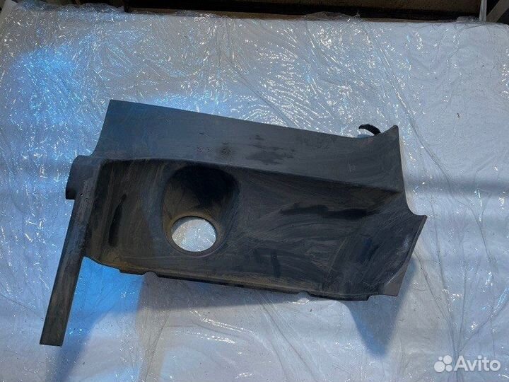 Кожух подножки левый Scania