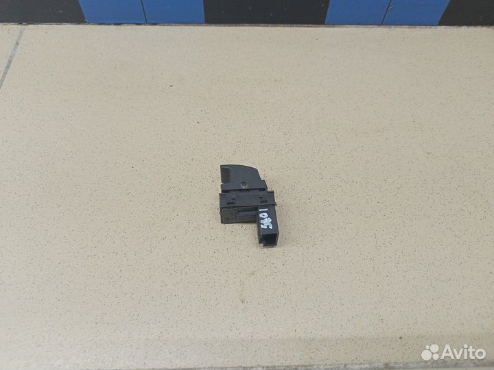 Кнопка открывания багажника Polo (Sed RUS) 2011