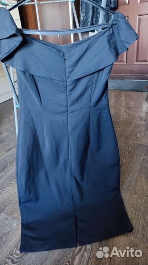 Нарядное платье 46 размера черное