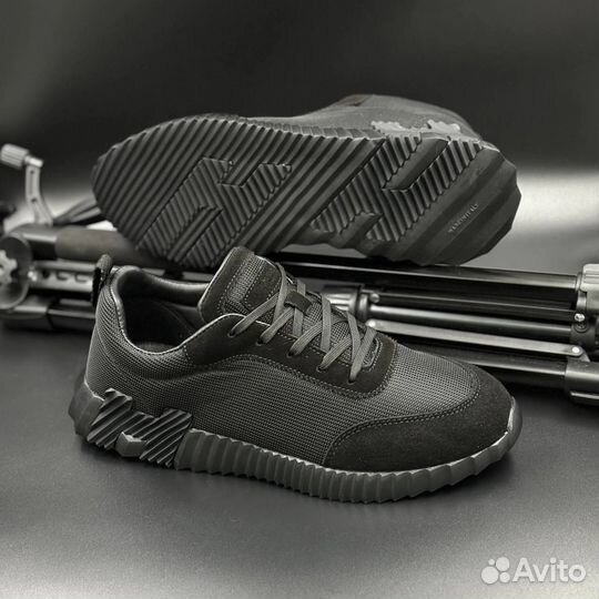 Топовые кроссовки мужские