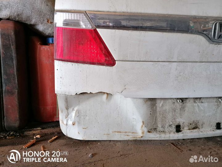 Задняя дверь