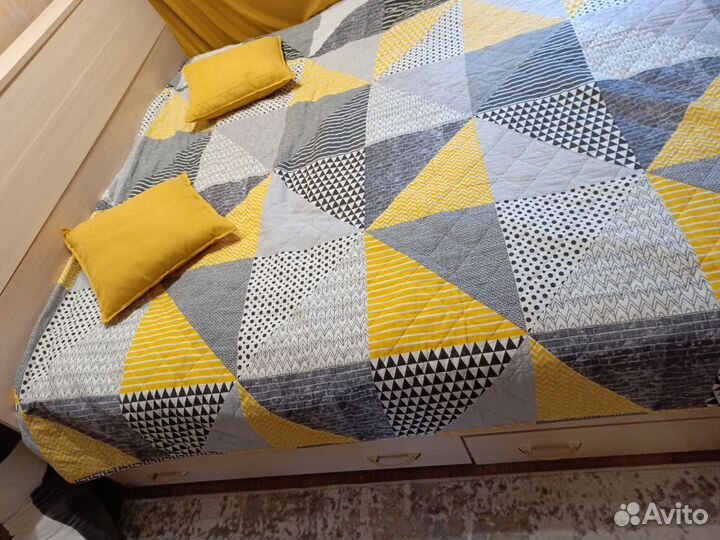 Кровать двухспальная без матраса