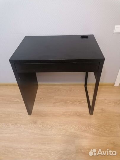 Стол Икеа Микке письменный б/у. Привезу бесплатно