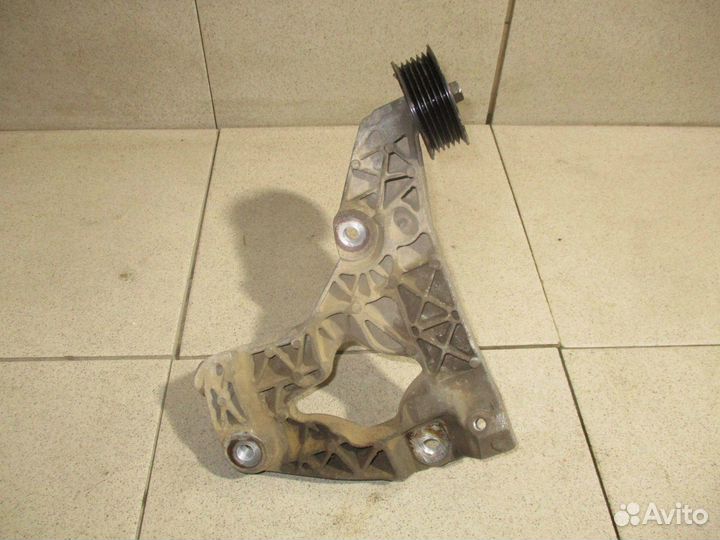 Кронштейн кондиционера Jeep Grand Cherokee 4 (WK2)