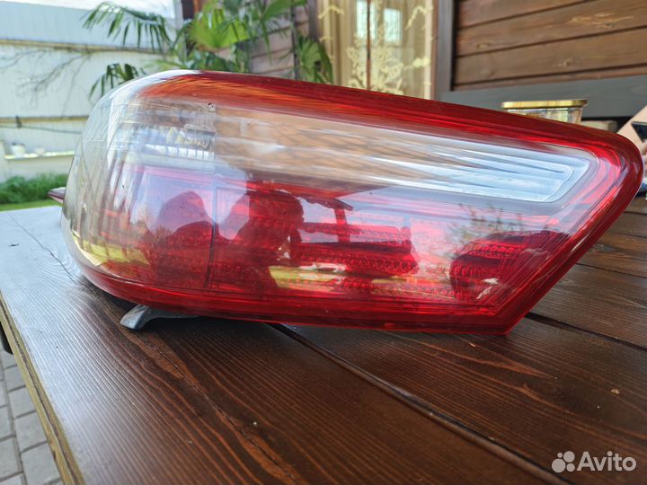 Задние фары на toyota camry