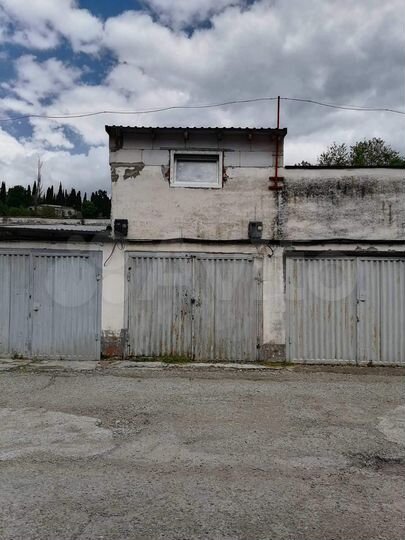 Гараж, > 30 м²