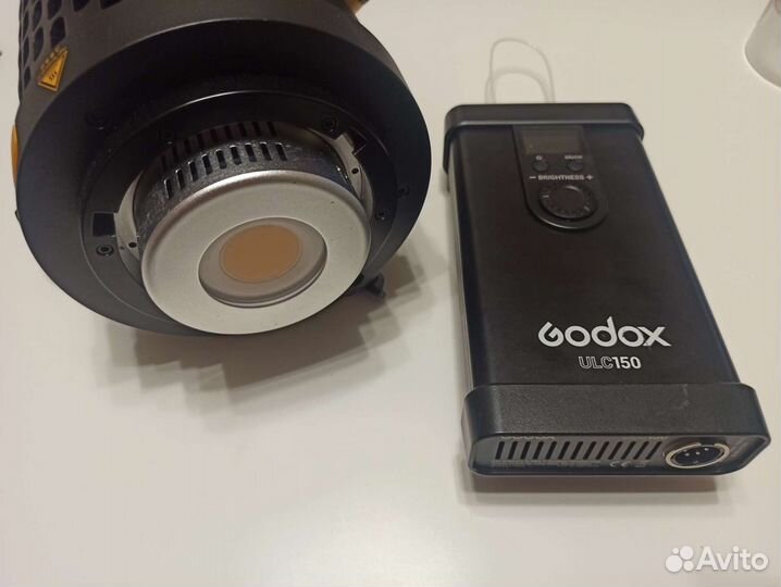 Осветитель светодиодный Godox UL150