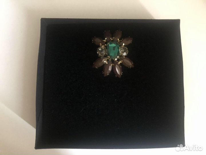 Новые броши в готочнеском стиле новые в упаковках