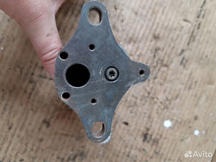 Клапан EGR Опель Вектра Б X18XE1