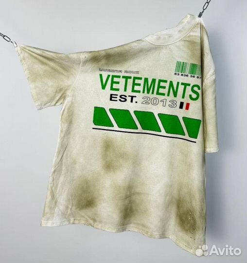Футболка Vetements классная (тренд 2025)