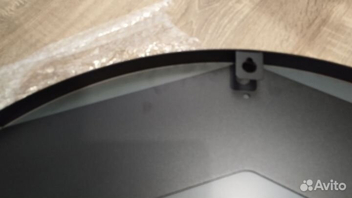 Зеркало круглое в черной раме