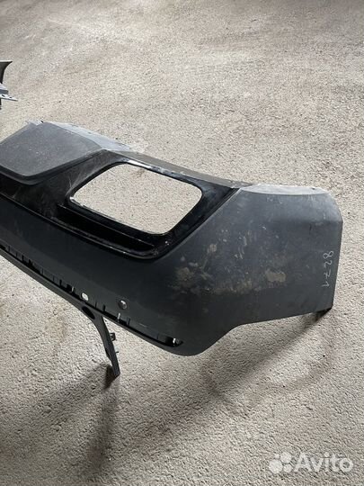 Продам задний бампер cadillac xt5