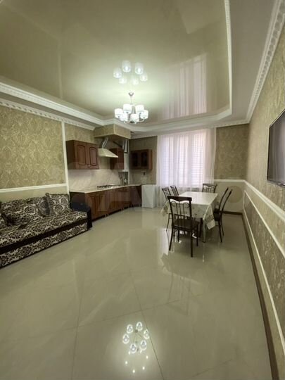 2-к. квартира, 71 м², 1/10 эт.